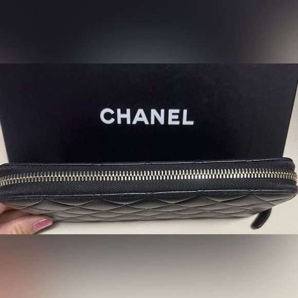 Chanel Matelasse Quilted Lambskin Zip around long Wallet & Box EUC - Picture 4 of 15